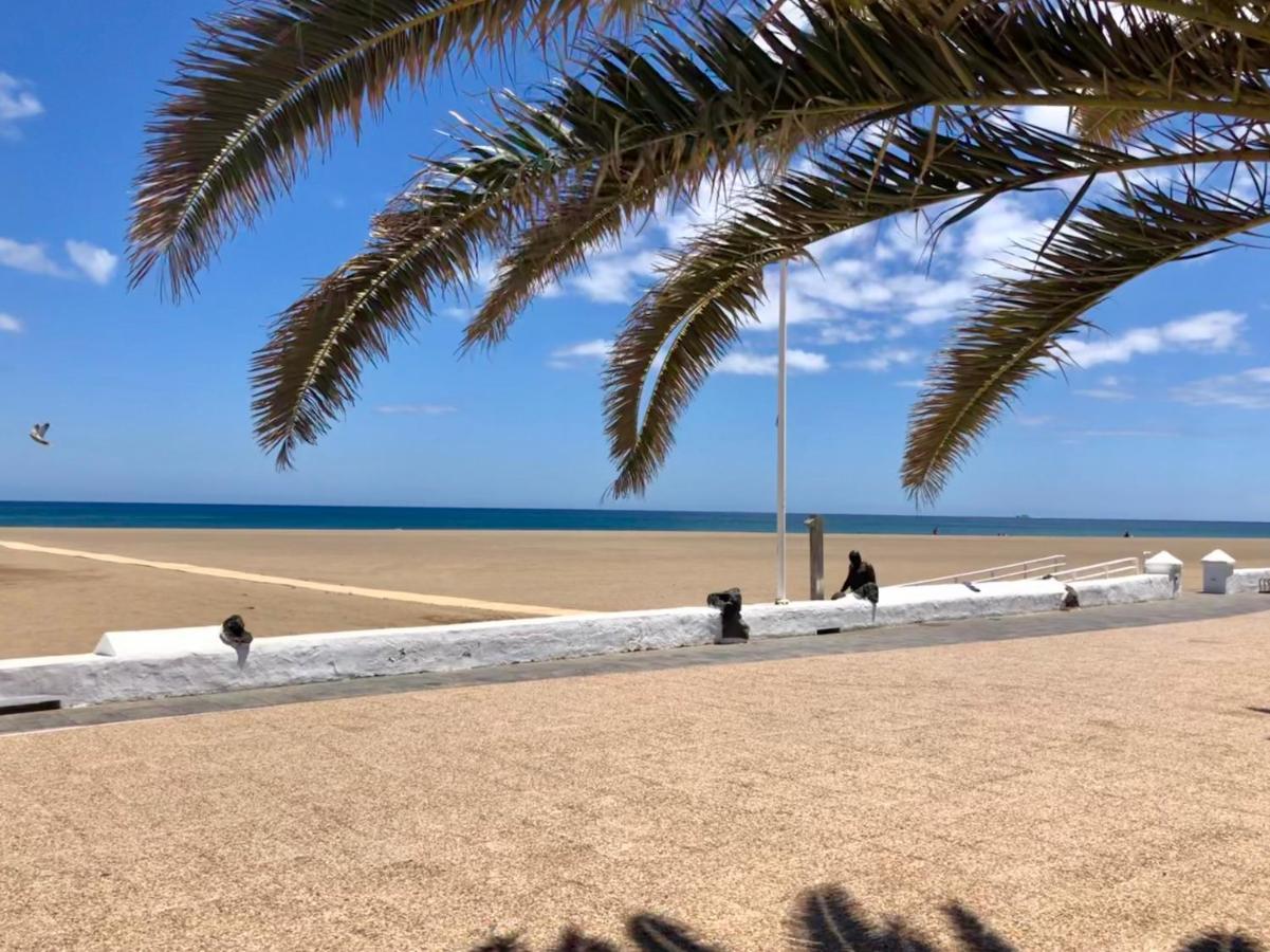 Sea Front Frente Al Mar Apartment *